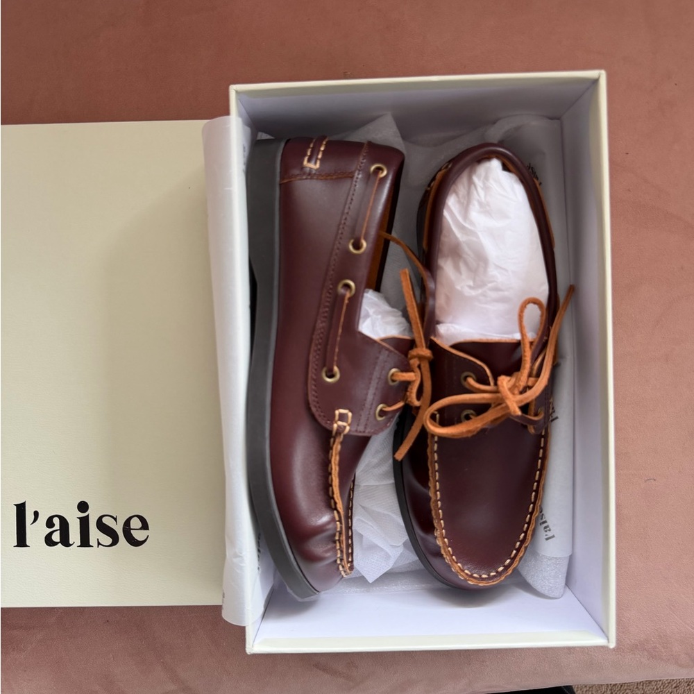 Women’s boat shoe leather size 38 NWT designer loafer